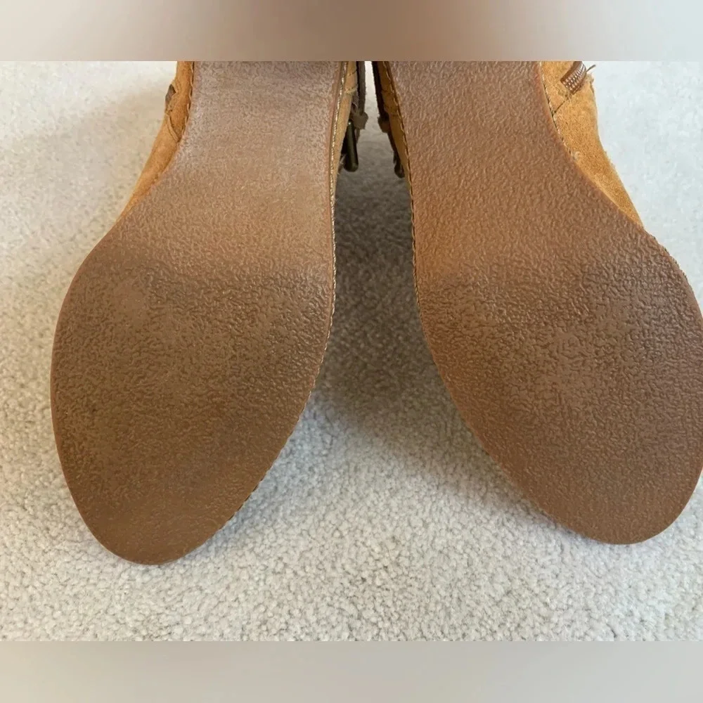 AK Anne Klein Suede bootiesS Brown size 7